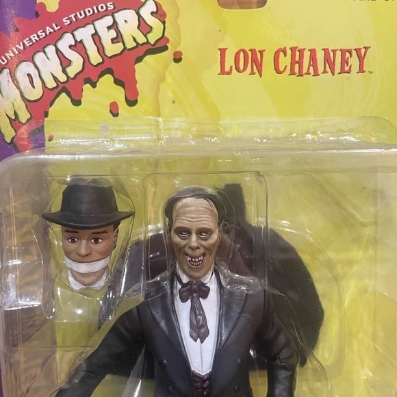 Universal Monsters Phantom of the Opera - Picture 2 of 4